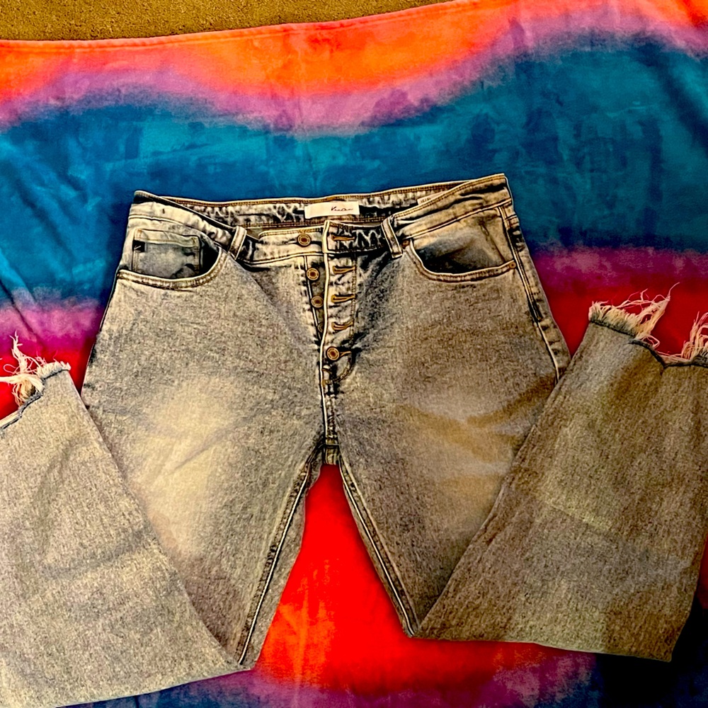 Buckle jeans